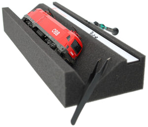 Feldherr Locomotive Bench H0 & 00 Scale with Magnetic Strip (360 mm) – Perfect Maintenance and Protection for Model Railways