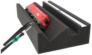 Premium Locomotive Bench H0 / 00 Scale with Magnetic Strip and Additional Maintenance Shaft – Ideal for H0 & 00 Models